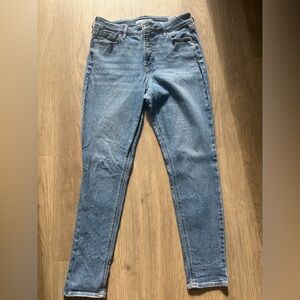 Old Navy High Rise Rockstar Super Skinny-medium wash, size 10